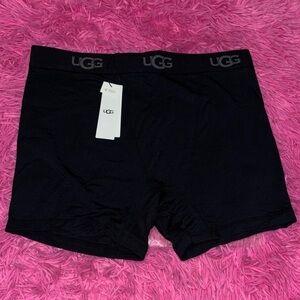 UGG Alexiah Fitted Boy Black Short Women Size Large